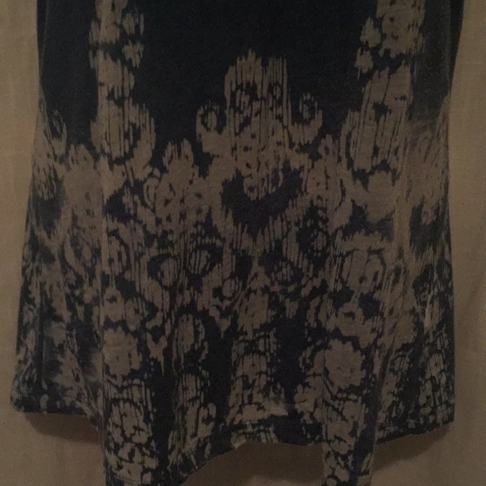 Polyester/cotton top. Lace insert - Picture 4 of 6